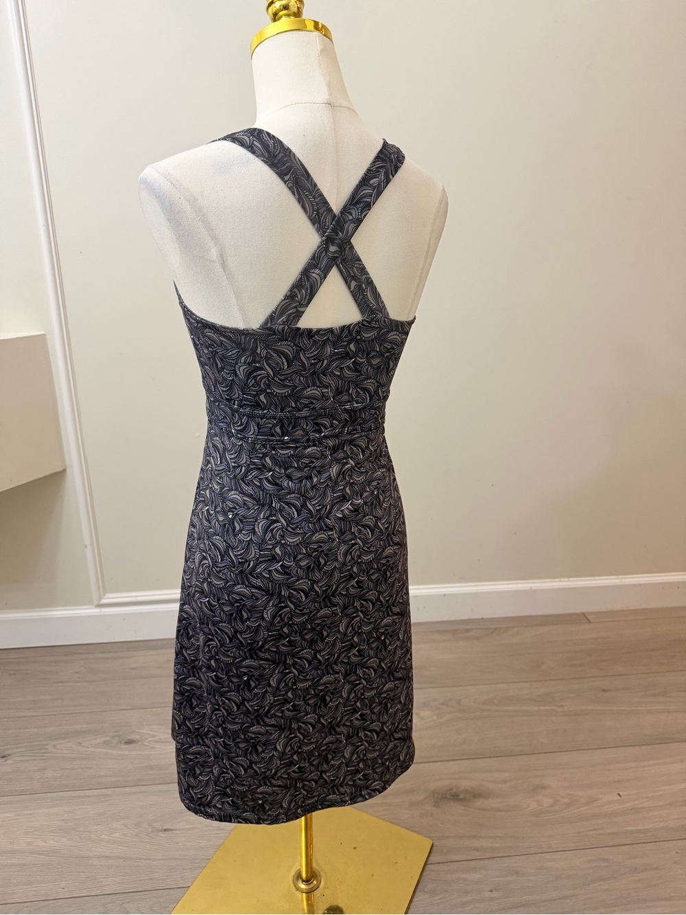 Women's Printed Crossback Tennis Dress in Navy - Picture 5 of 8